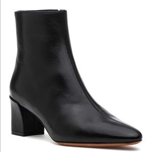 VINCE LEATHER BOOTIES